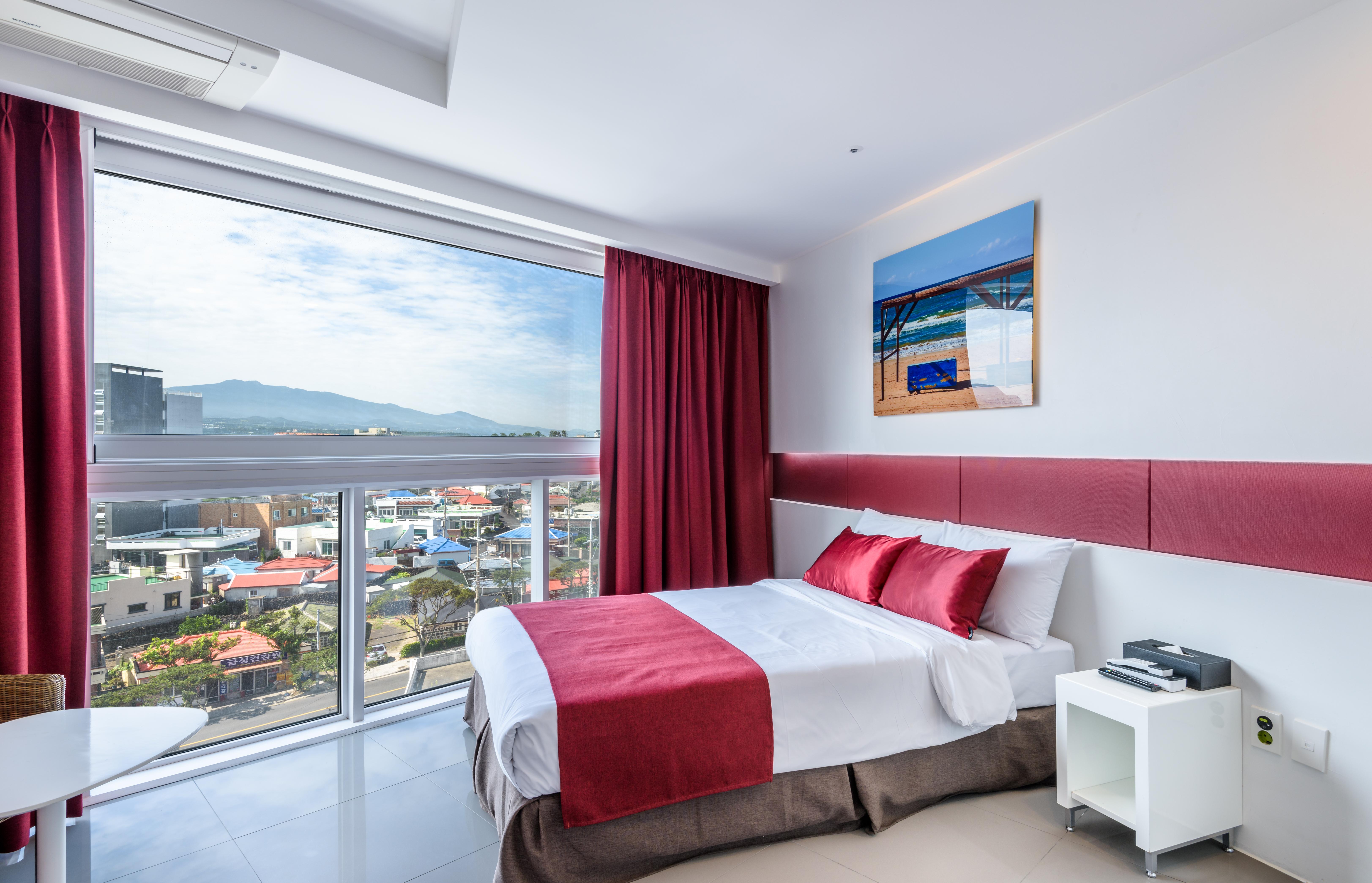 แอมี เชจู บีช โฮเต็ล Hotel เมืองเชจู ภายนอก รูปภาพ