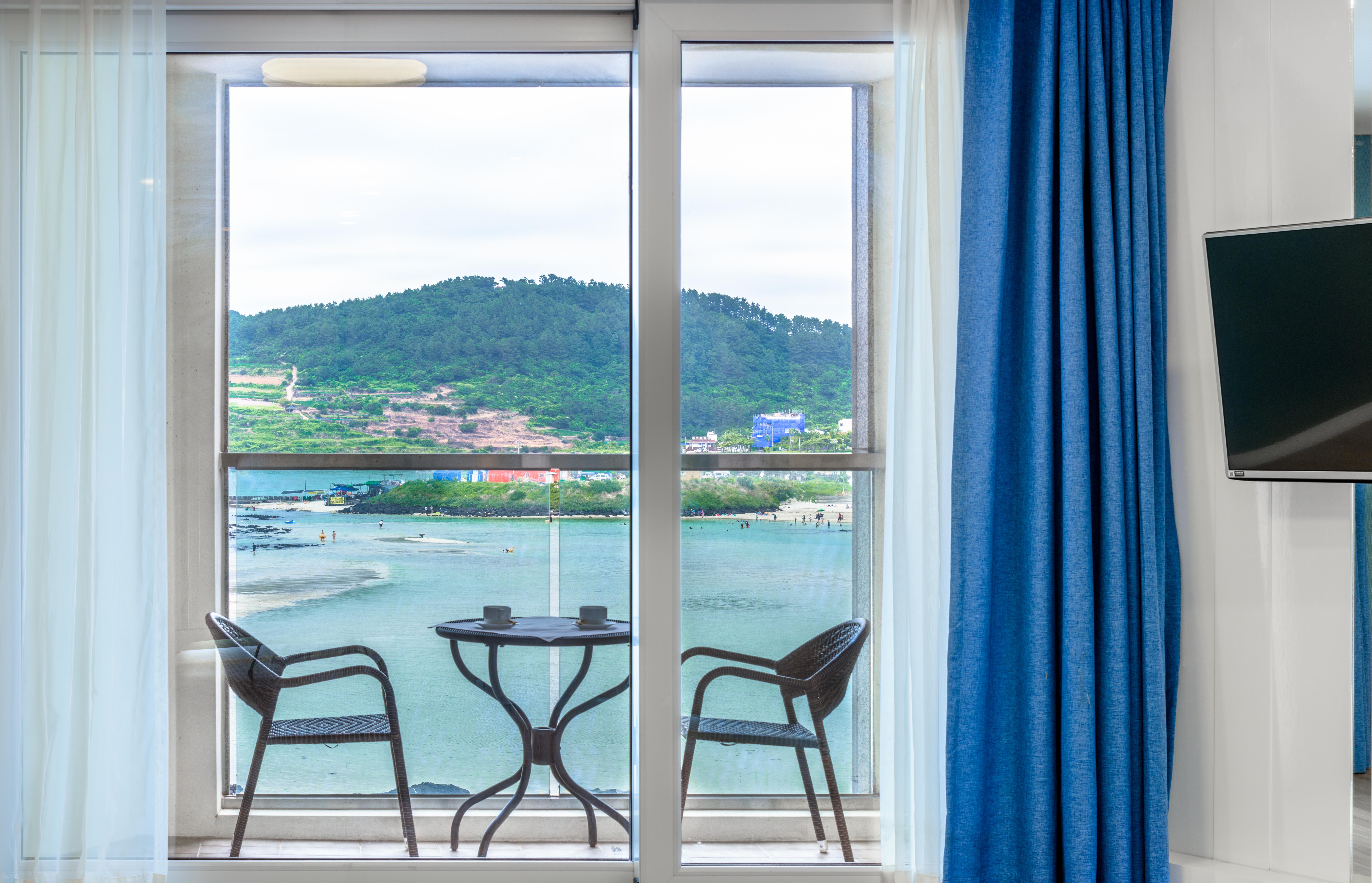 แอมี เชจู บีช โฮเต็ล Hotel เมืองเชจู ภายนอก รูปภาพ